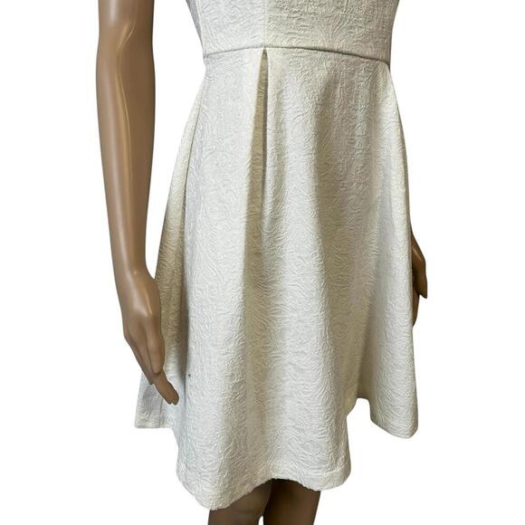 Chic White Mini Dress with Pink Straps - Picture 3 of 6